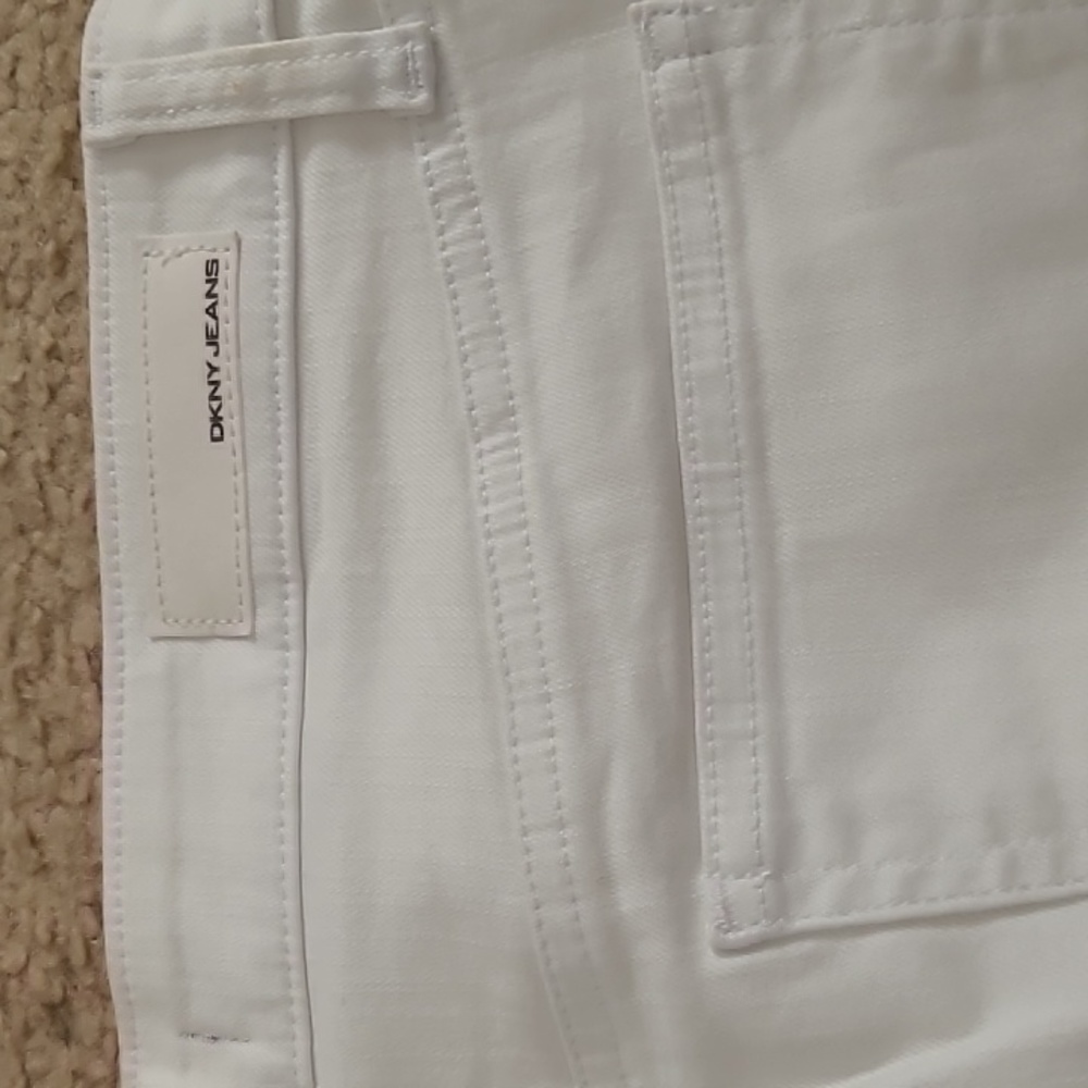 DKNY white short - Picture 5 of 9